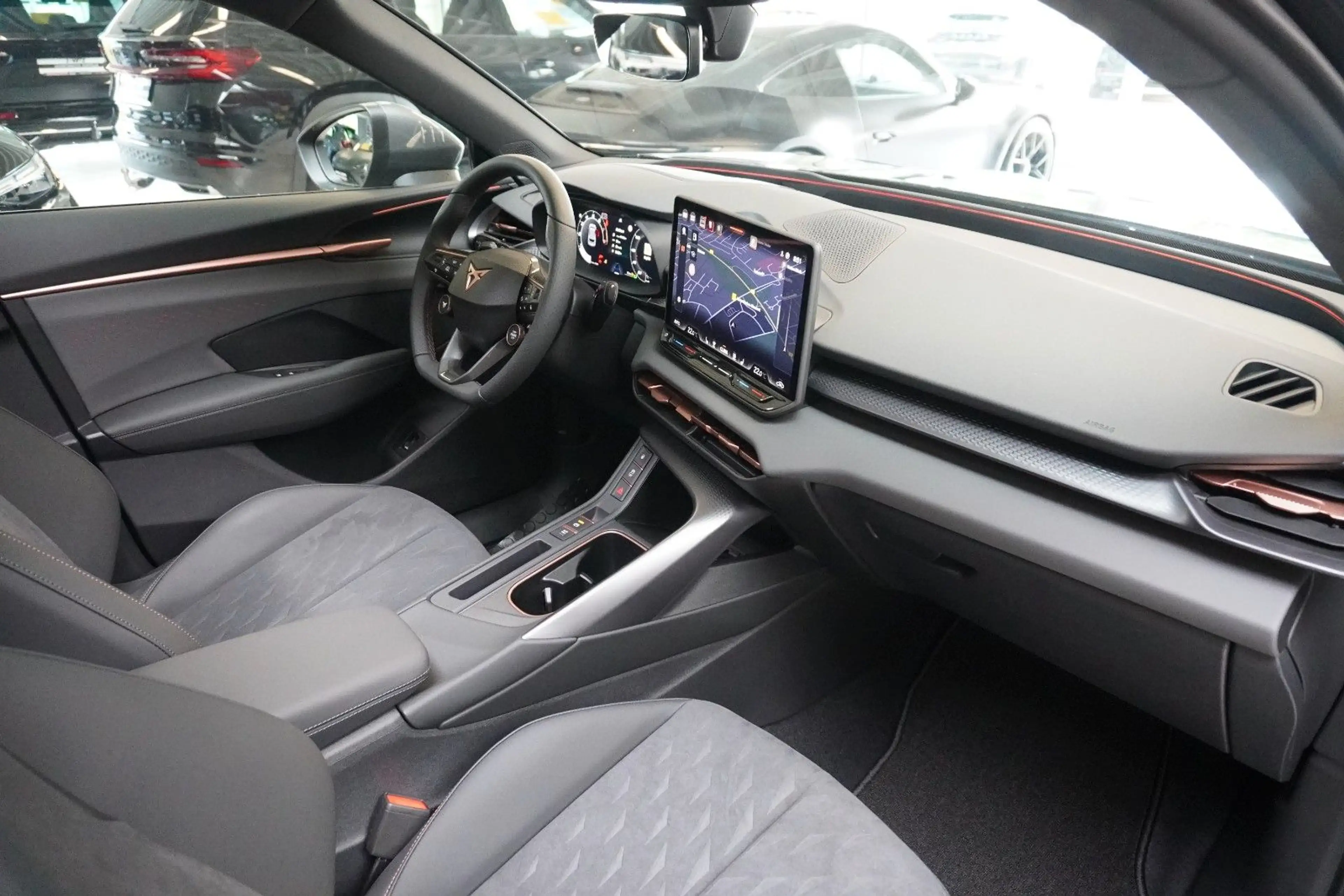 CUPRA Terramar 1.5 eTSI DSG*AHK*PANO*HEADUP*20ZOLL*360 — photo 8