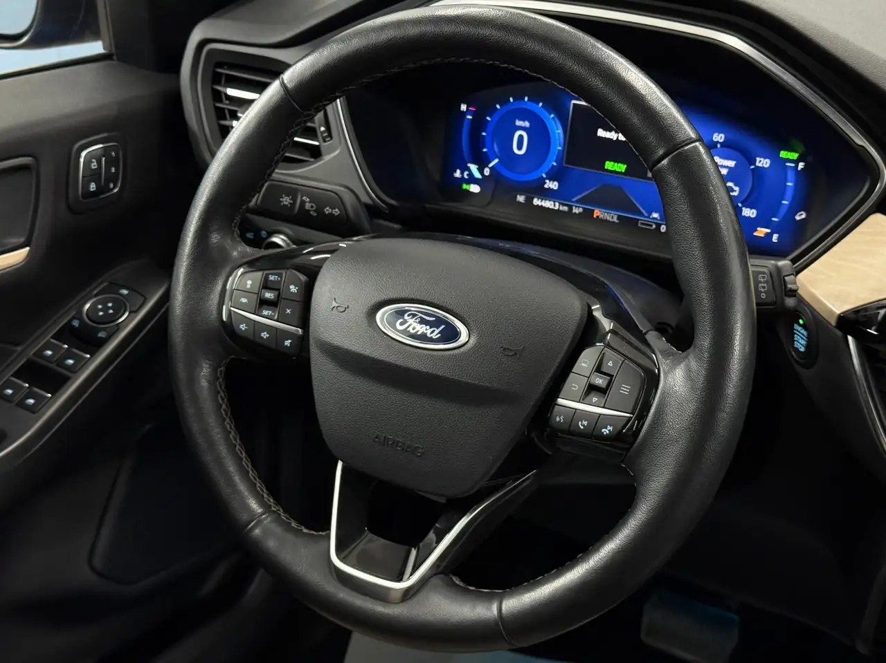 Ford Escape снимка Ford Escape