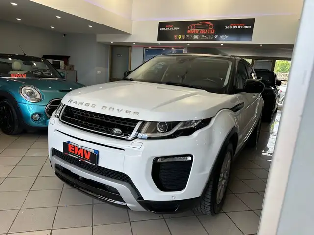Land Rover Range Rover Evoque view 3