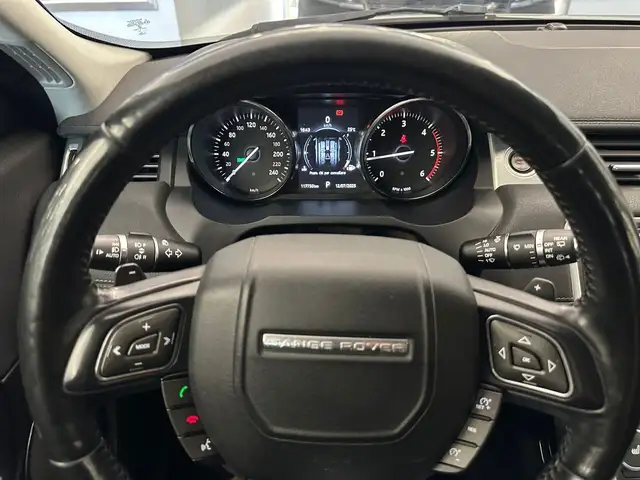 Land Rover Range Rover Evoque view 4