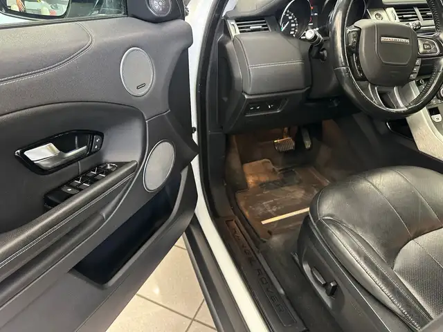 Land Rover Range Rover Evoque view 5