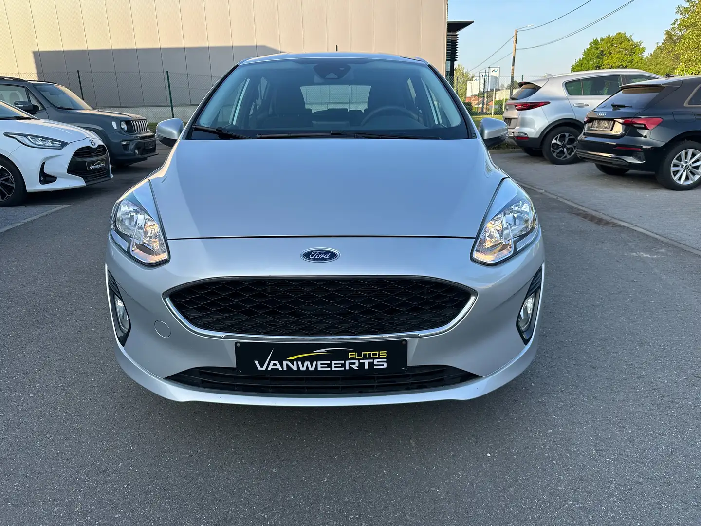 Ford Fiesta 1.1i Business Class, CARPLAY/ANDROID Zilver - 2