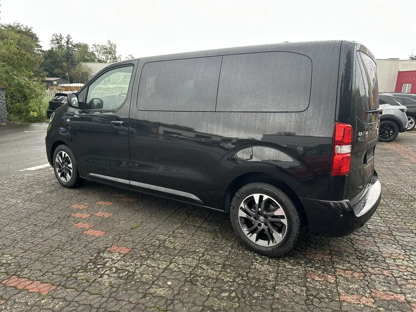 Opel Zafira Life Tourer M , Leder,Navi, 6-Sitzer, Glasdach, AHK Schwarz - 2