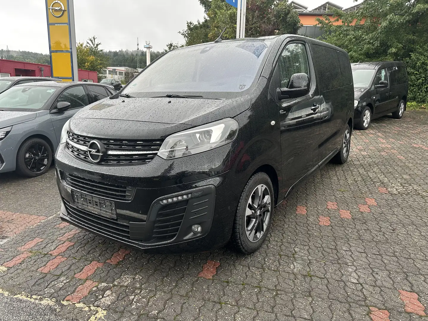 Opel Zafira Life Tourer M , Leder,Navi, 6-Sitzer, Glasdach, AHK Schwarz - 1