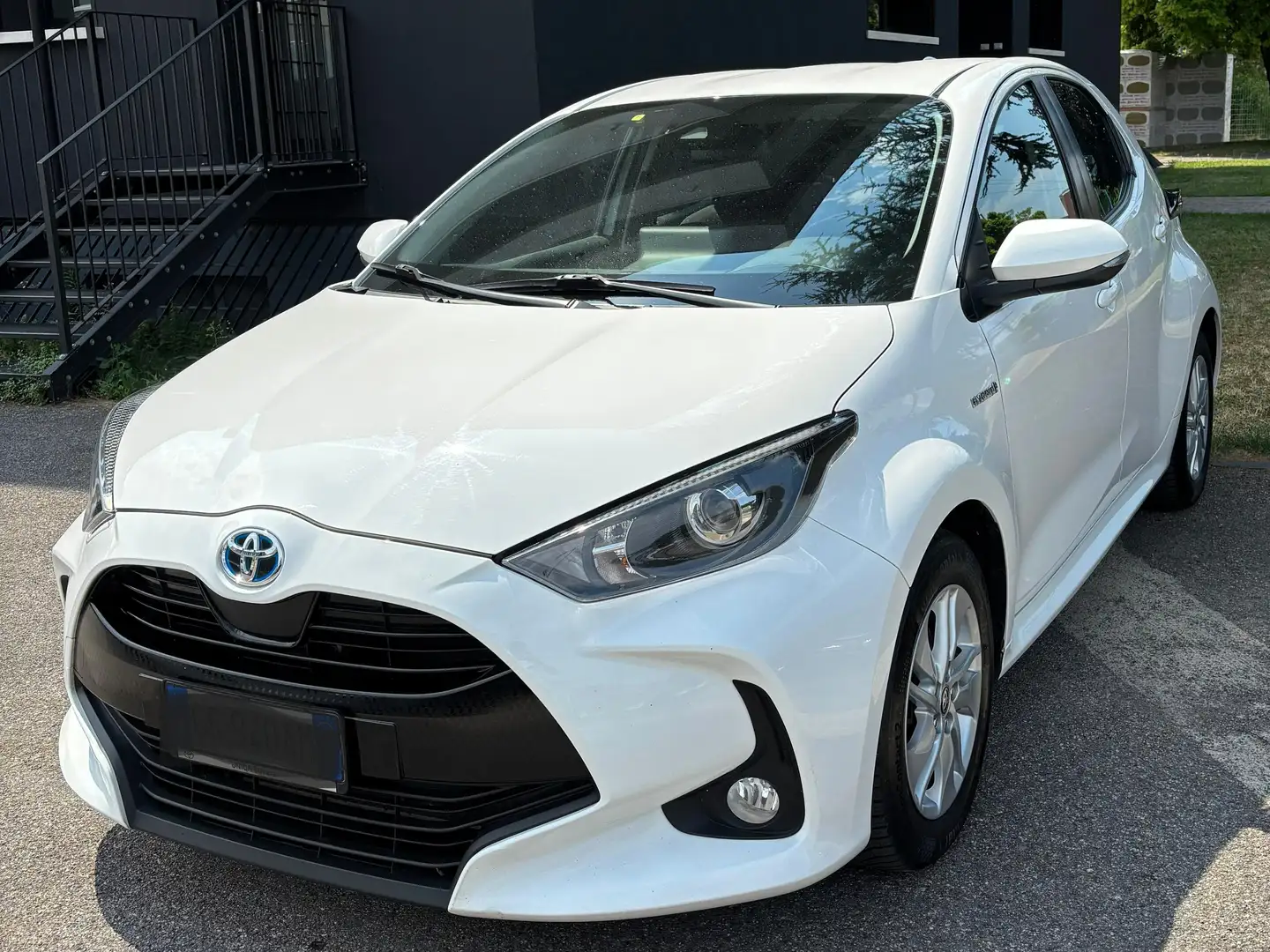 Toyota Yaris YARIS 1.5 HSD E-CVT HYBRID BUSINESS Bianco - 2
