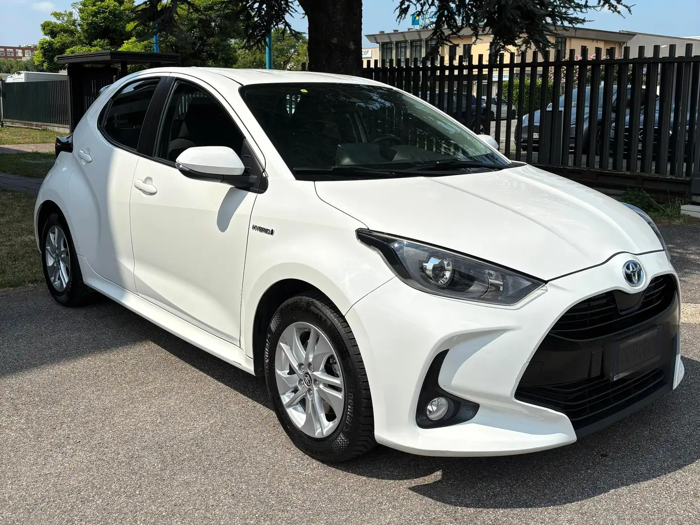 Toyota Yaris YARIS 1.5 HSD E-CVT HYBRID BUSINESS Bianco - 1