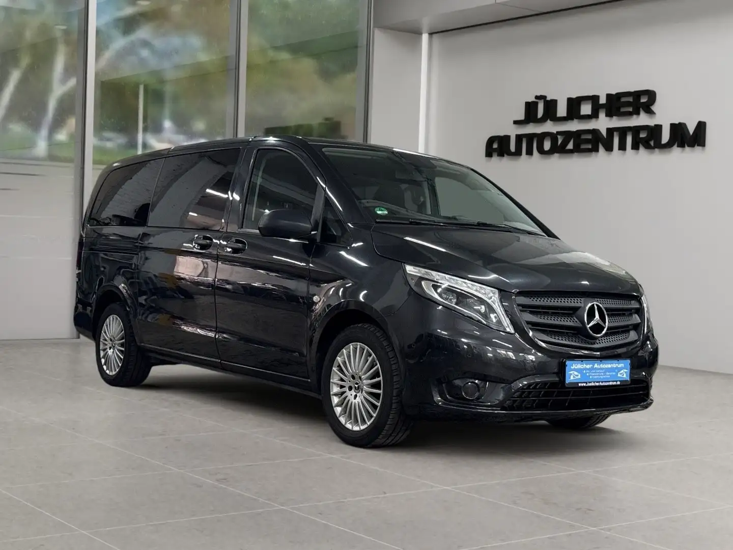 Mercedes-Benz Vito Tourer 116 CDI Pro lang Automatik, 9-Sitzer Grijs - 1