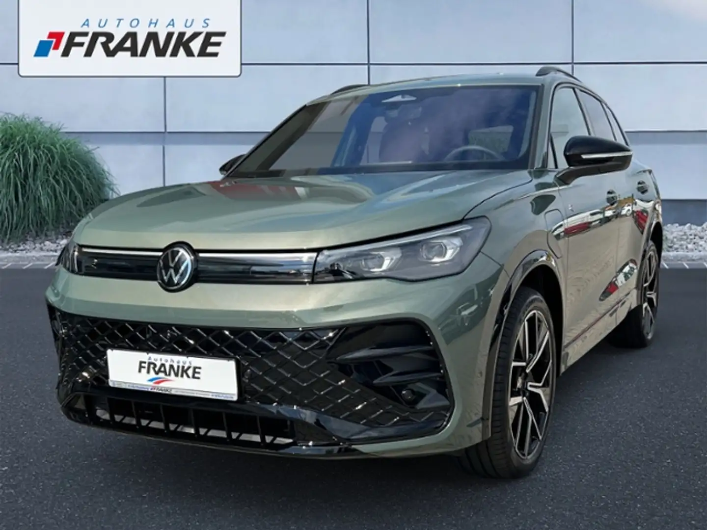 Volkswagen Tiguan R-Line 1.5 eHybrid, AHK IQ-Light, 20 Zoll Grün - 2