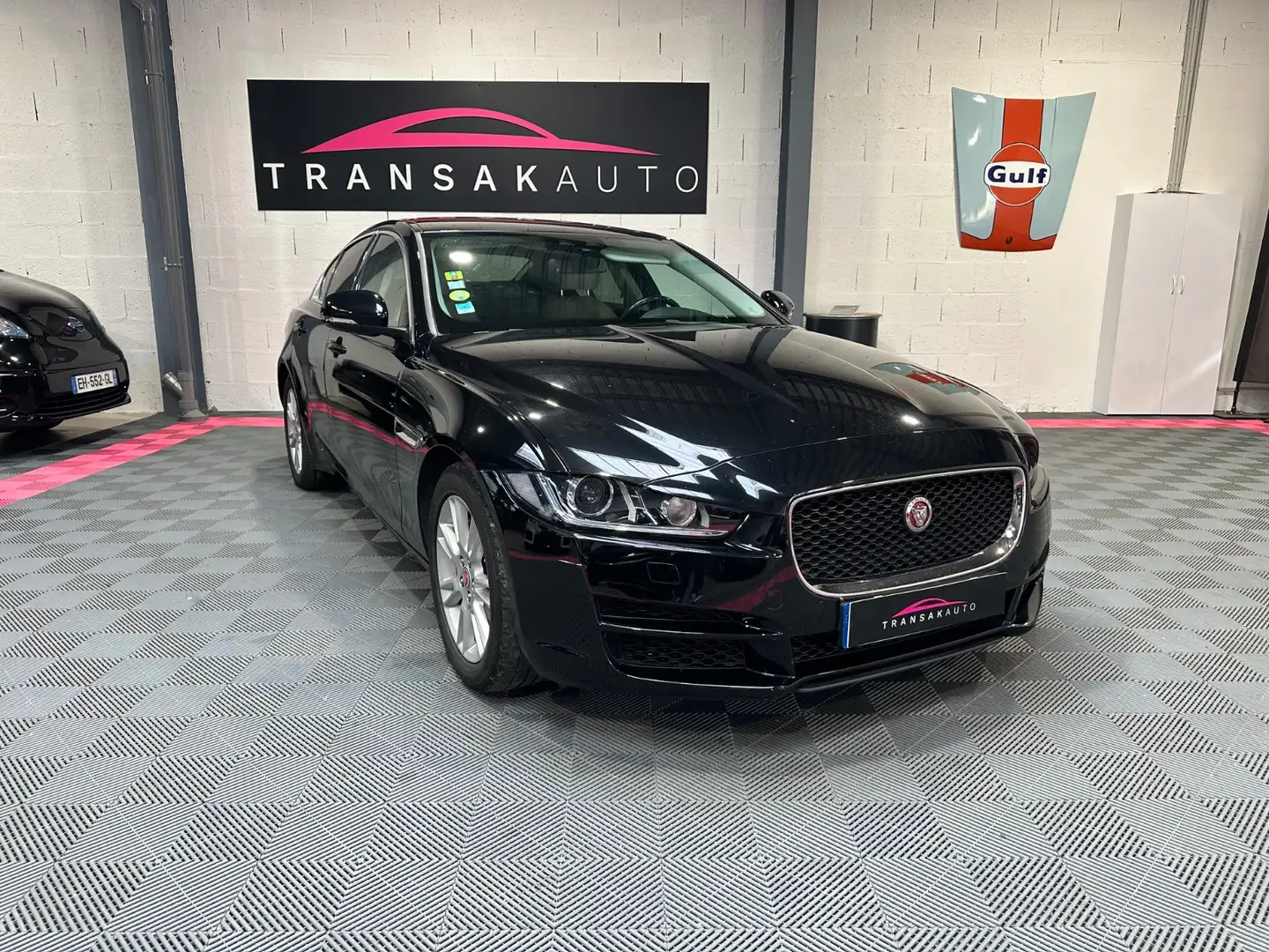 Jaguar XE 180 CH BVA PRESTIGE Schwarz - 1