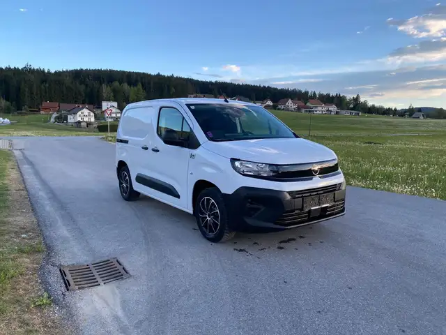Opel Combo Cargo M Pure Tech 110 *MwstAusweisbar*8FachBereift