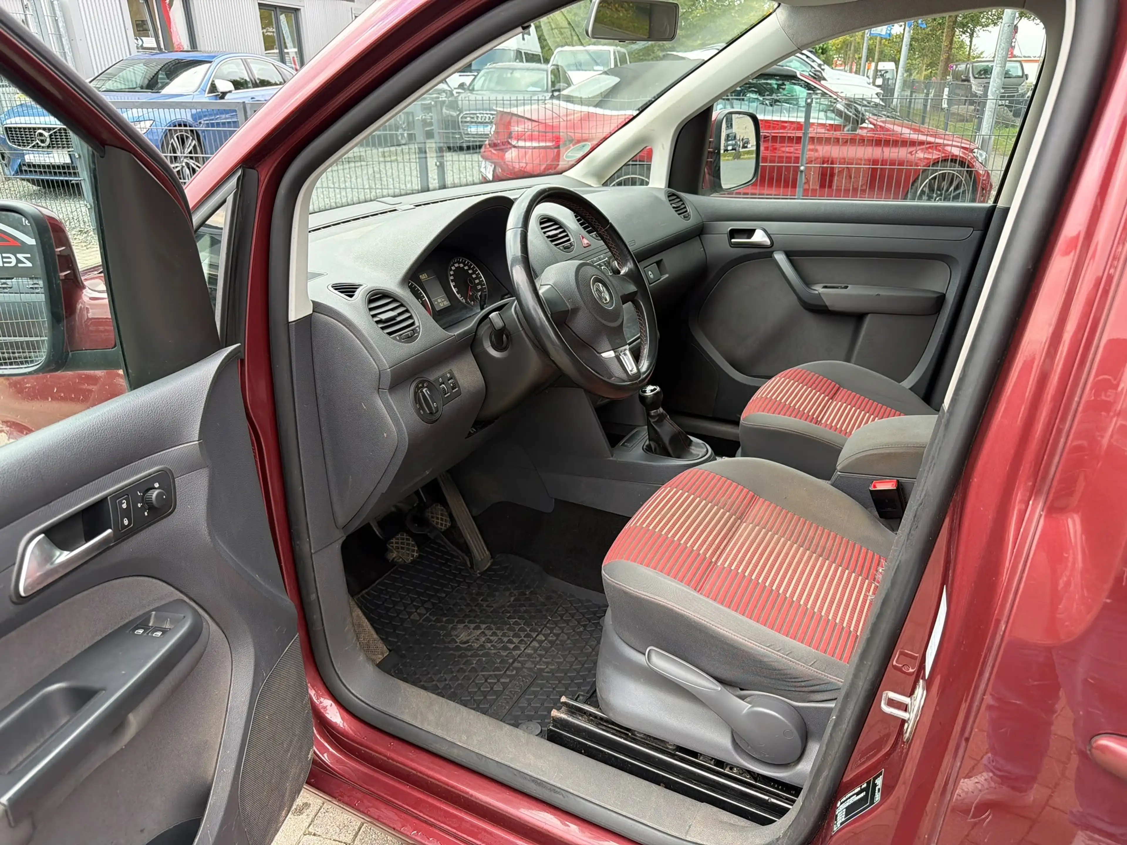 Volkswagen Caddy 1.6 TDI Roncalli Edition 7-Sitze Sitzhzg — photo 9