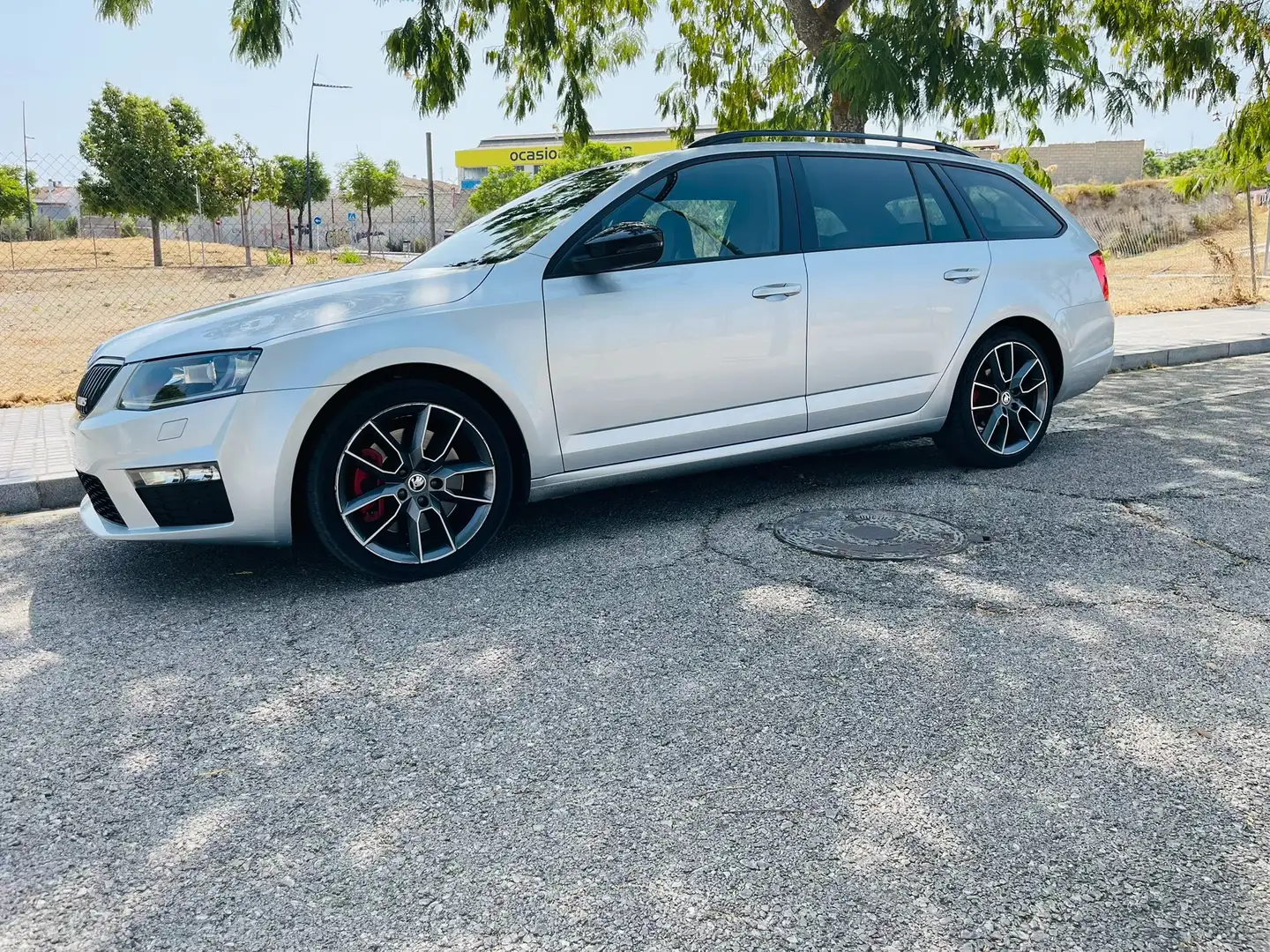 Skoda Octavia Octavia Combi 2.0 TSI RS DSG 220 RS Plateado - 2