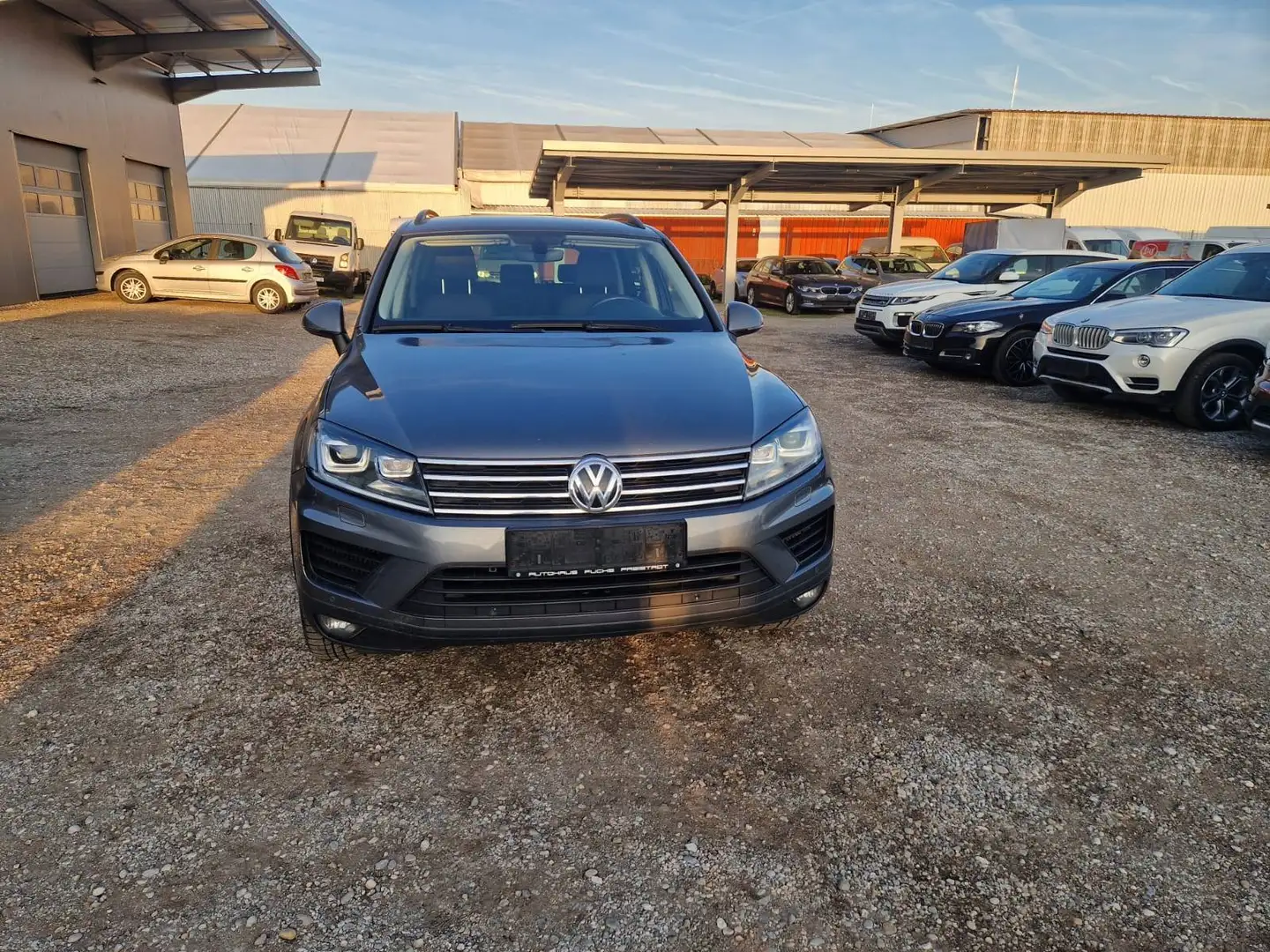 Volkswagen Touareg Touareg V6 3.0d,Trendline 4motion Grau - 2