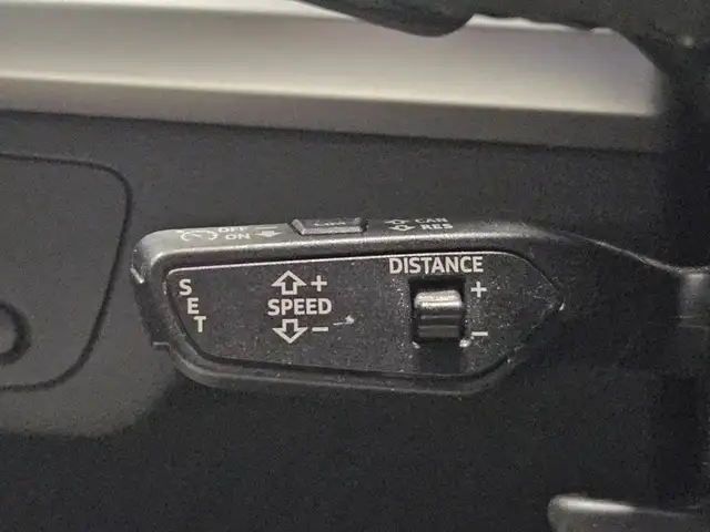 Audi Q5 view 9