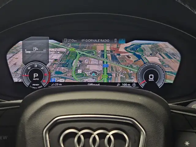 Audi Q5 view 11