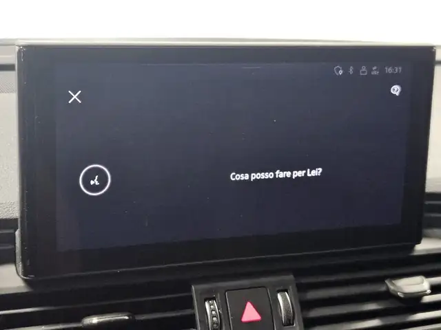 Audi Q5 view 14