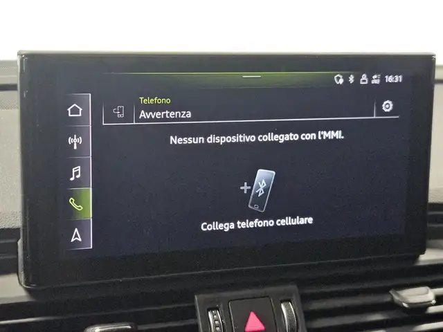 Audi Q5 view 12