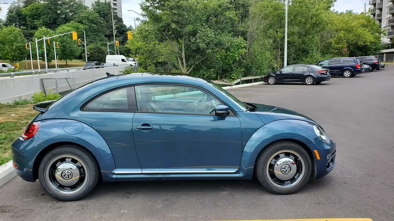 Volkswagen Beetle снимка Volkswagen Beetle