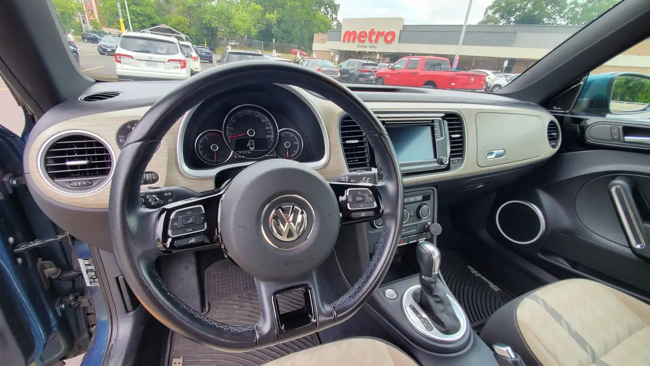 Volkswagen Beetle снимка Volkswagen Beetle