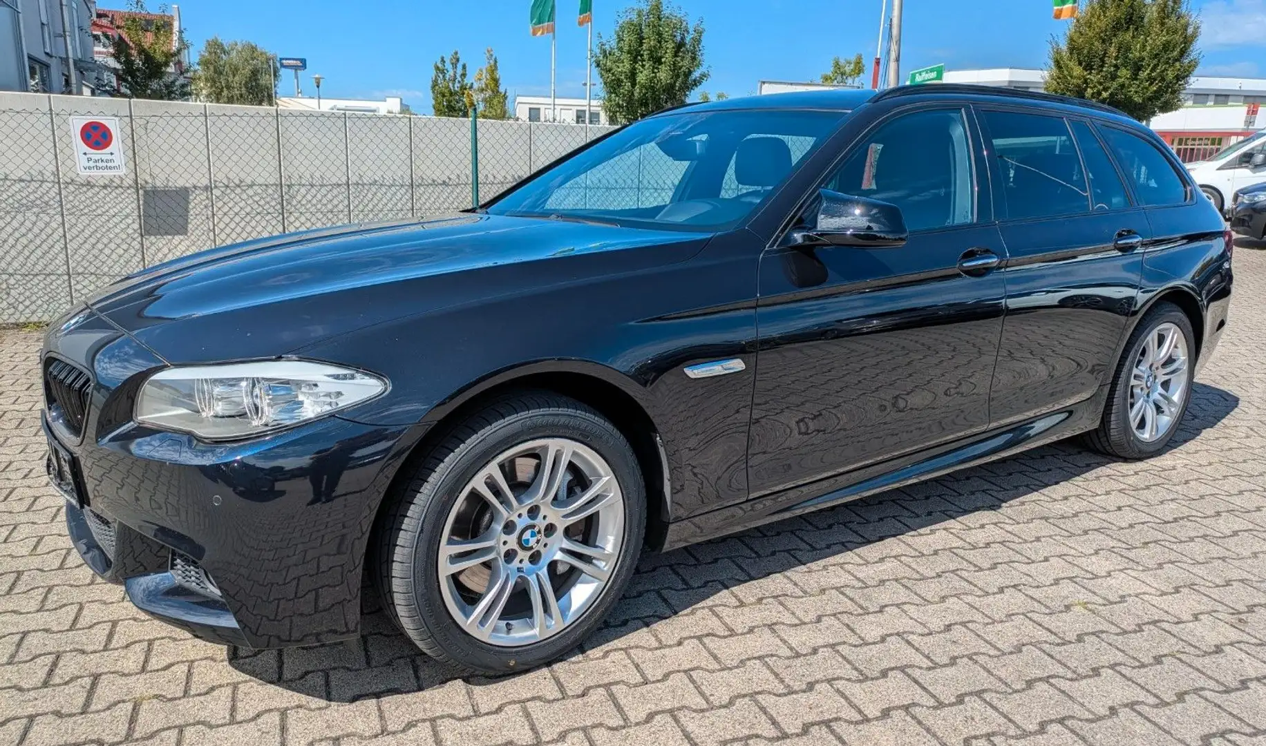 BMW 525 d*M-SPORT*M-Paket*X-DRIVE* Schwarz - 2