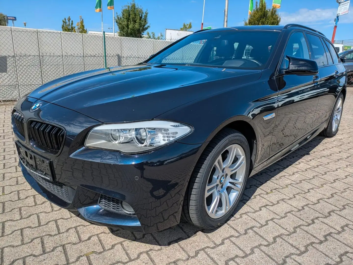 BMW 525 d*M-SPORT*M-Paket*X-DRIVE* Schwarz - 1