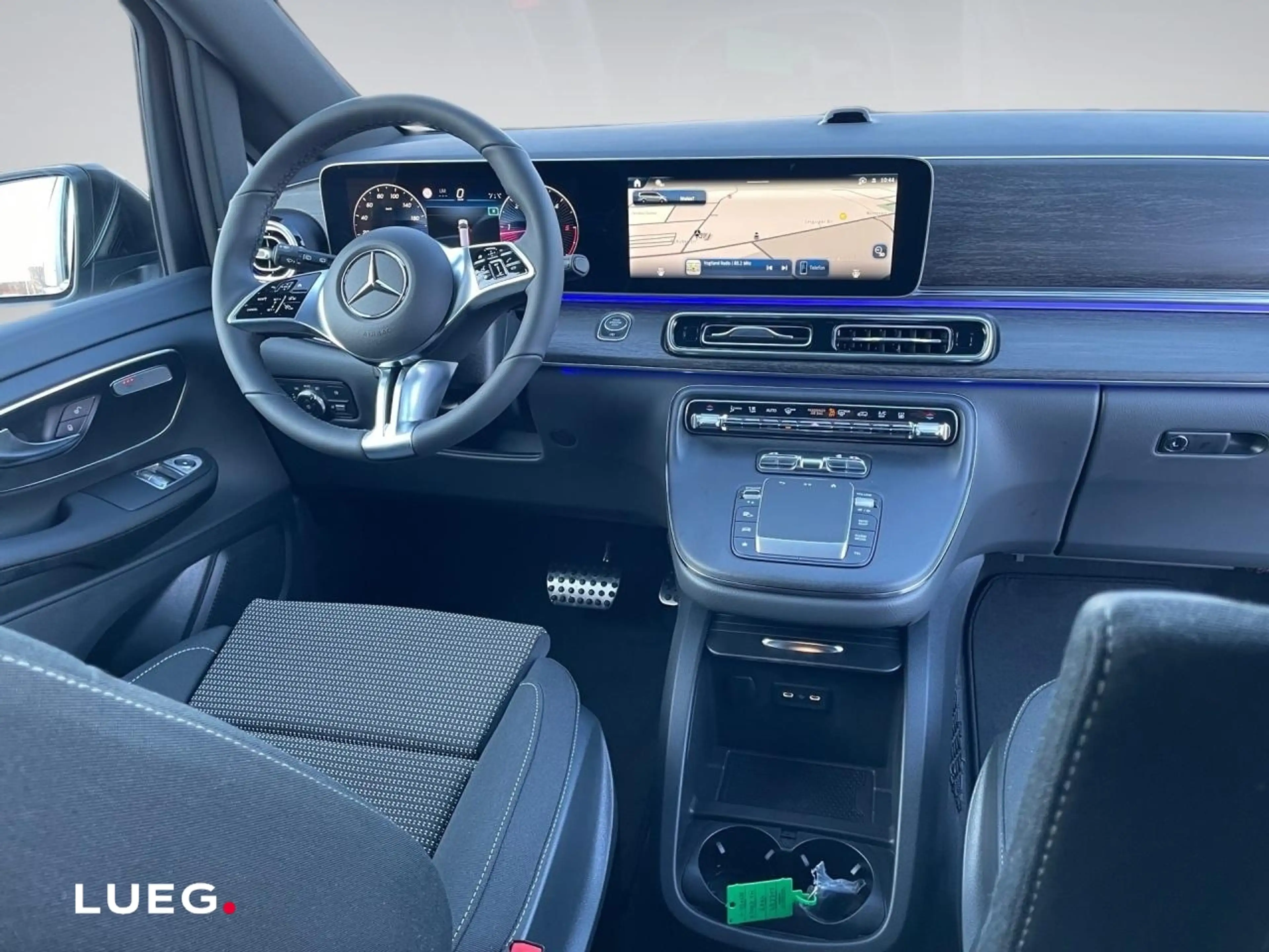 Mercedes-Benz V 300 d 4MATIC STYLE Lang Augmented Distronic LM — photo 10