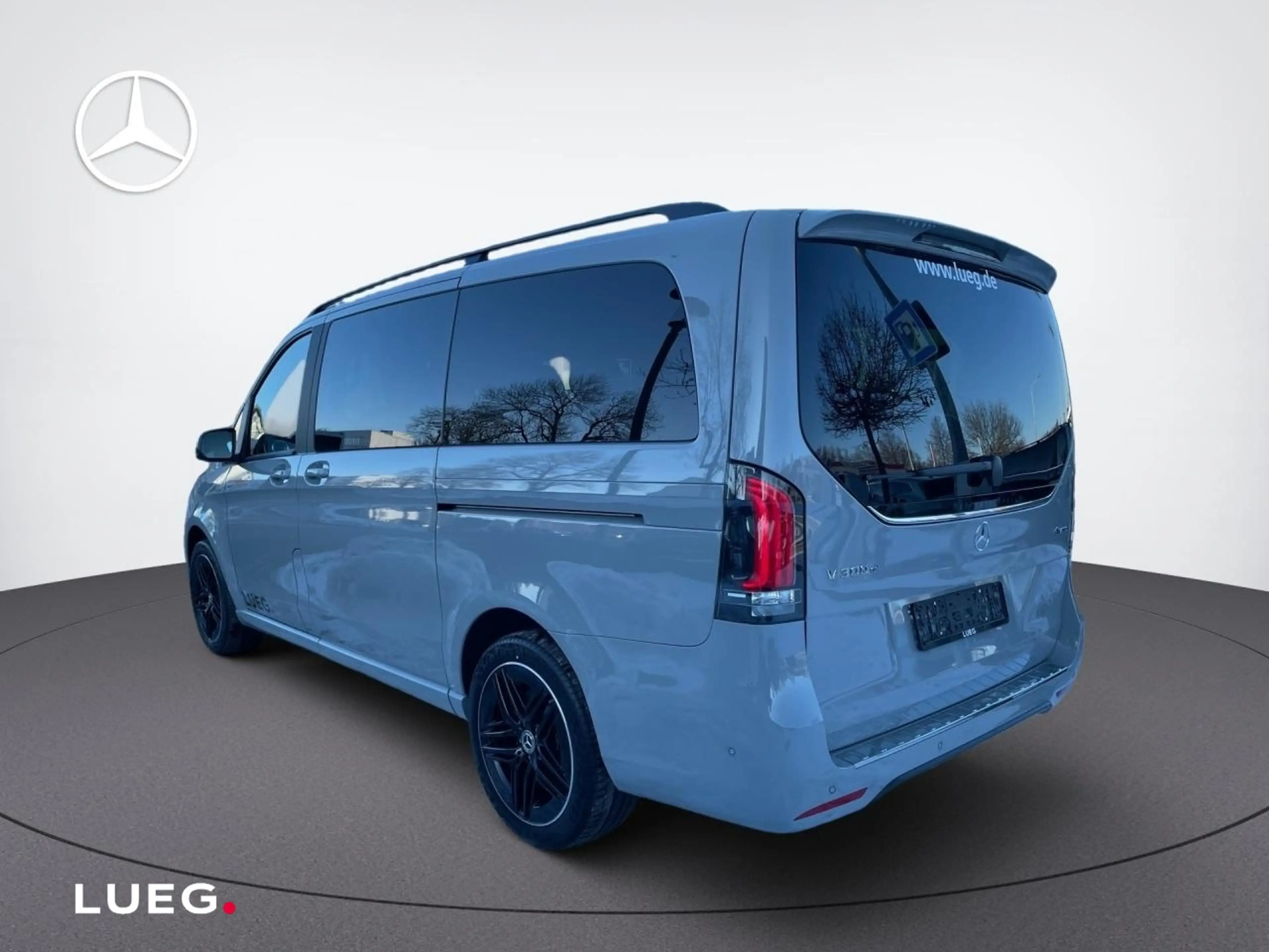 Mercedes-Benz V 300 d 4MATIC STYLE Lang Augmented Distronic LM — photo 4