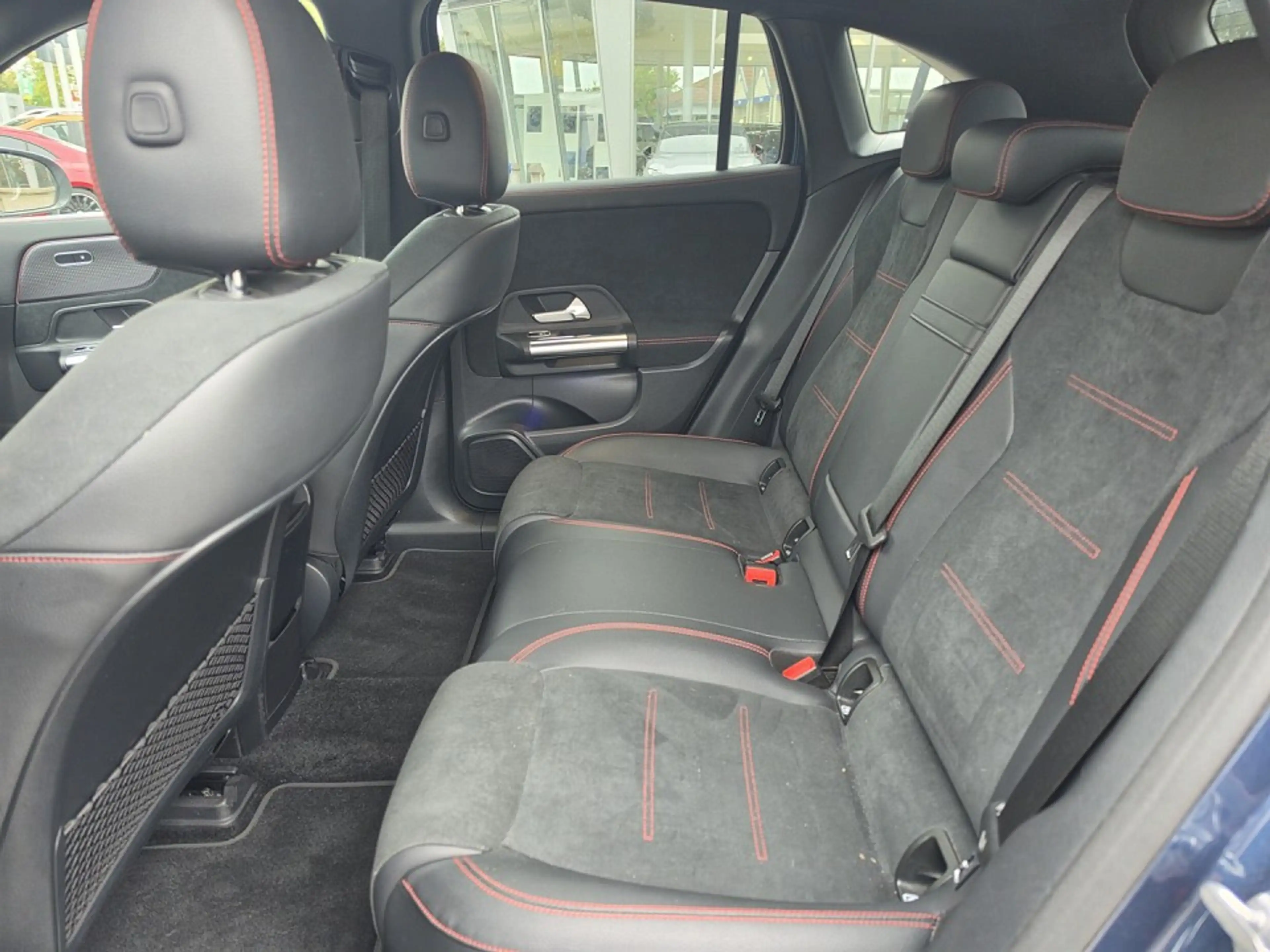 Mercedes-Benz EQA 250 AMG Line|AT|66KWH|18-Zoll — photo 4