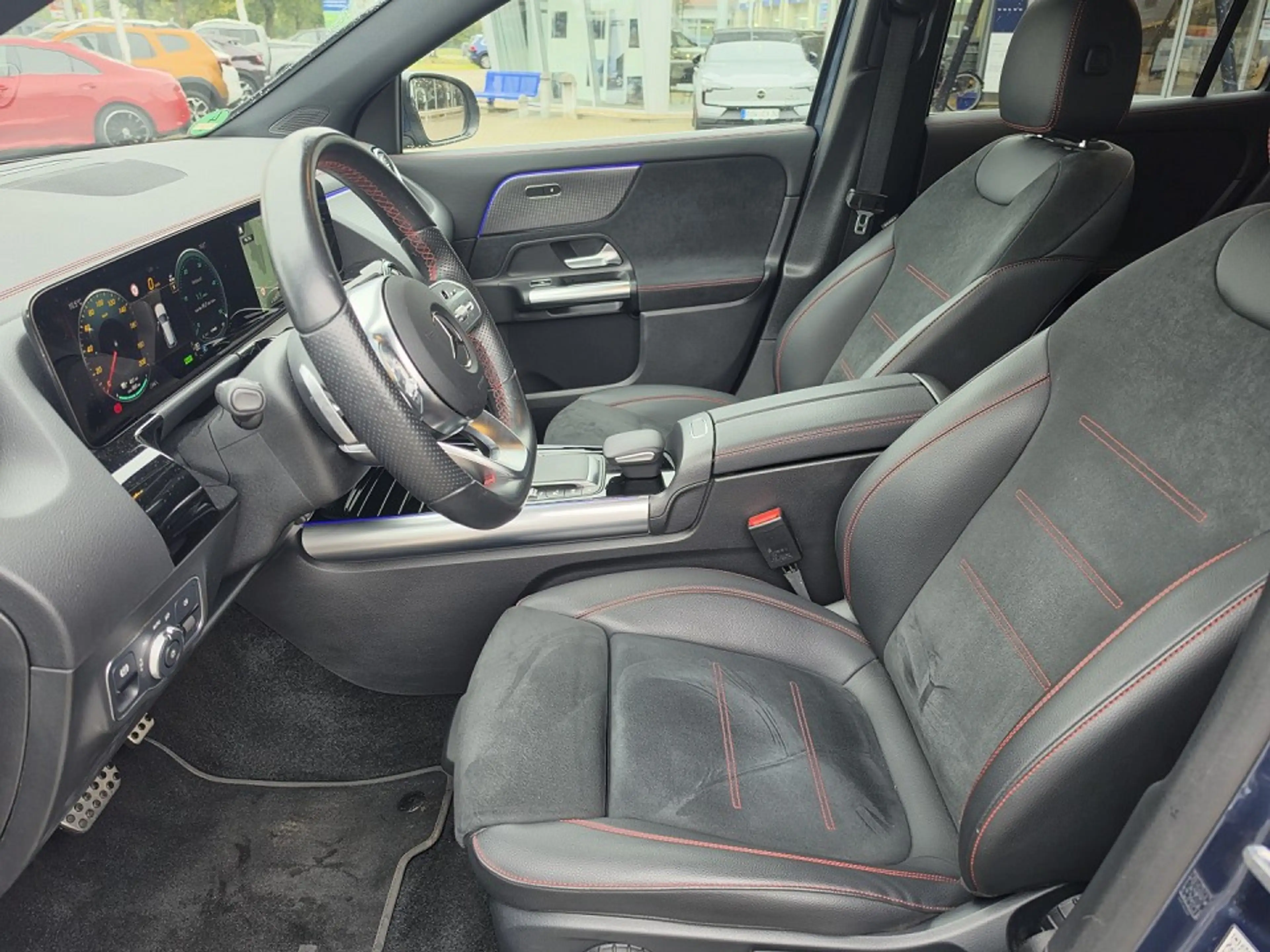 Mercedes-Benz EQA 250 AMG Line|AT|66KWH|18-Zoll — photo 3