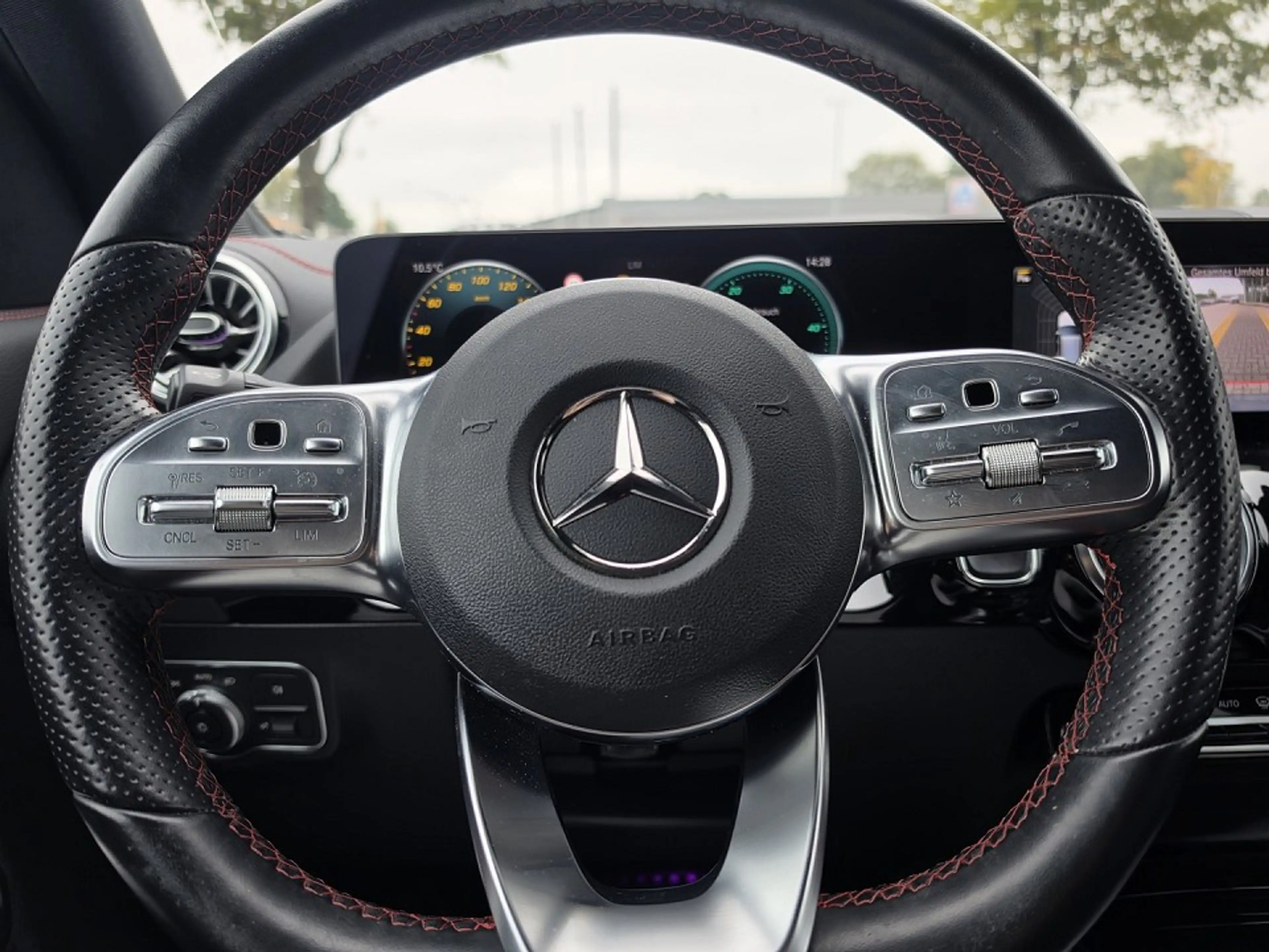 Mercedes-Benz EQA 250 AMG Line|AT|66KWH|18-Zoll — photo 7