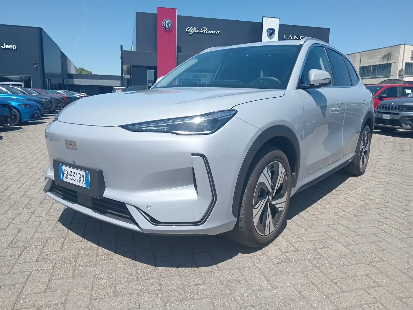 Geely E5 Max Launch Edition Silber - 1