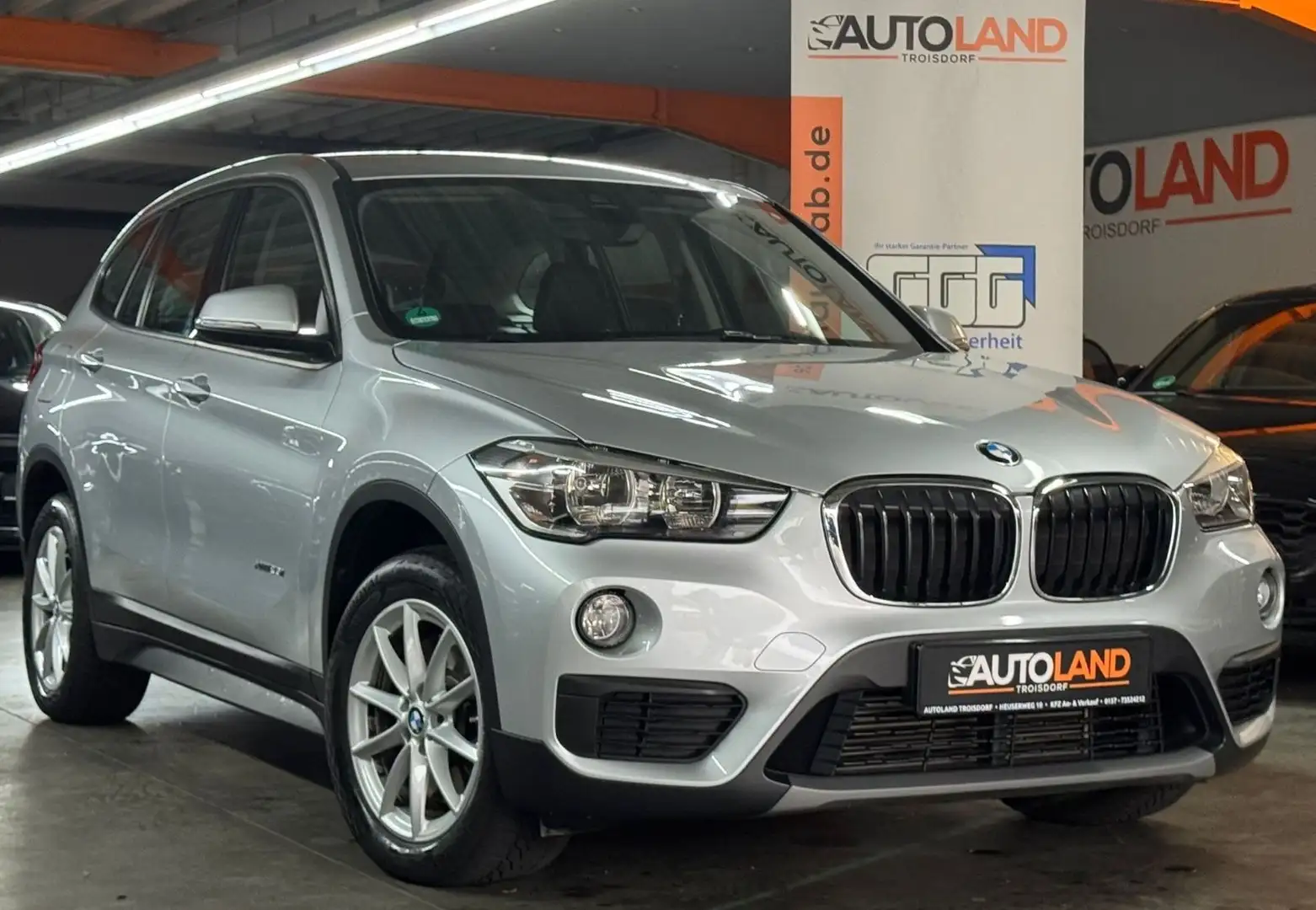 BMW X1 Baureihe xDrive 25*NUR 76TKM*AUTOM*LEDER*SHZ* Silber - 1