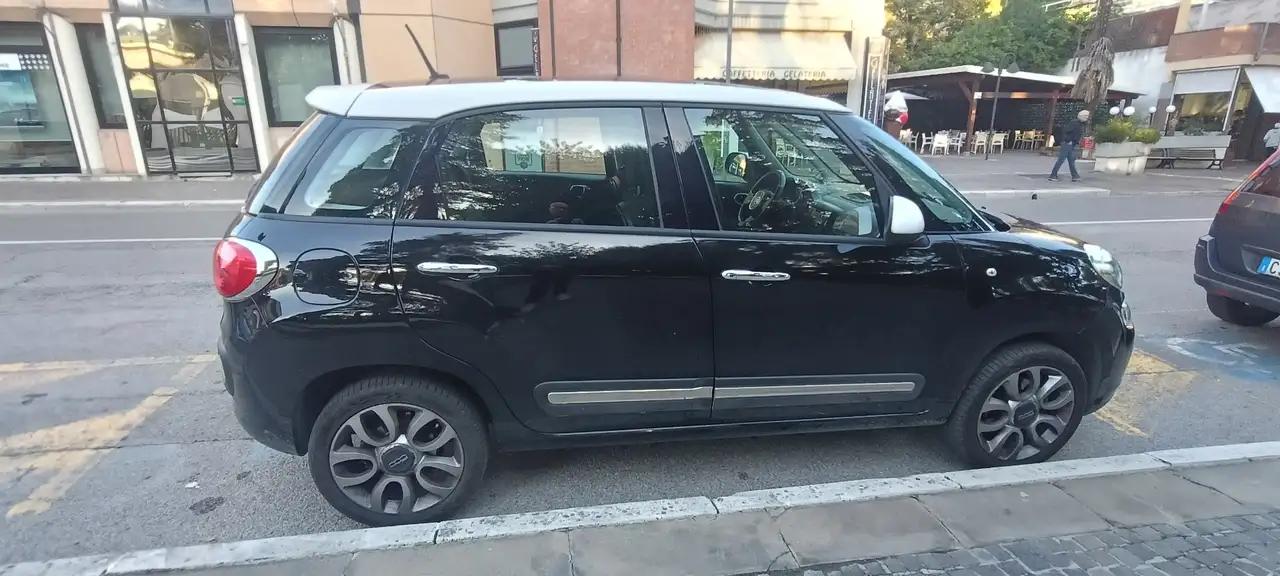 Fiat 500L 0.9 t.air t. natural power Lounge 80cv — photo 1 of 7