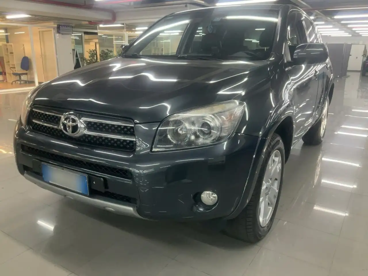 TOYOTA RAV4 2.2 D-4D - 177 CV - VOLANT EN CUIR