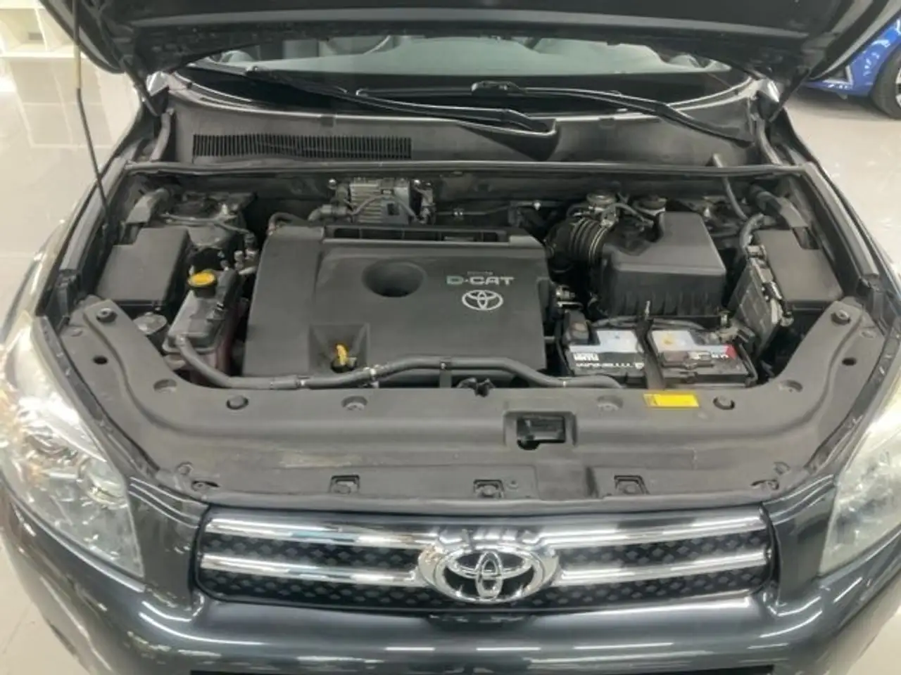 TOYOTA RAV4 2.2 D-4D - 177 CV - VOLANT EN CUIR