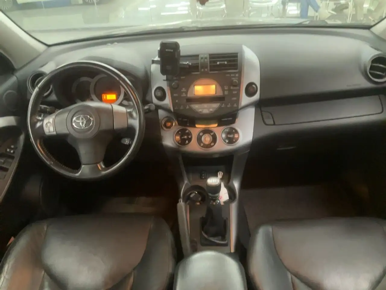 TOYOTA RAV4 2.2 D-4D - 177 CV - VOLANT EN CUIR