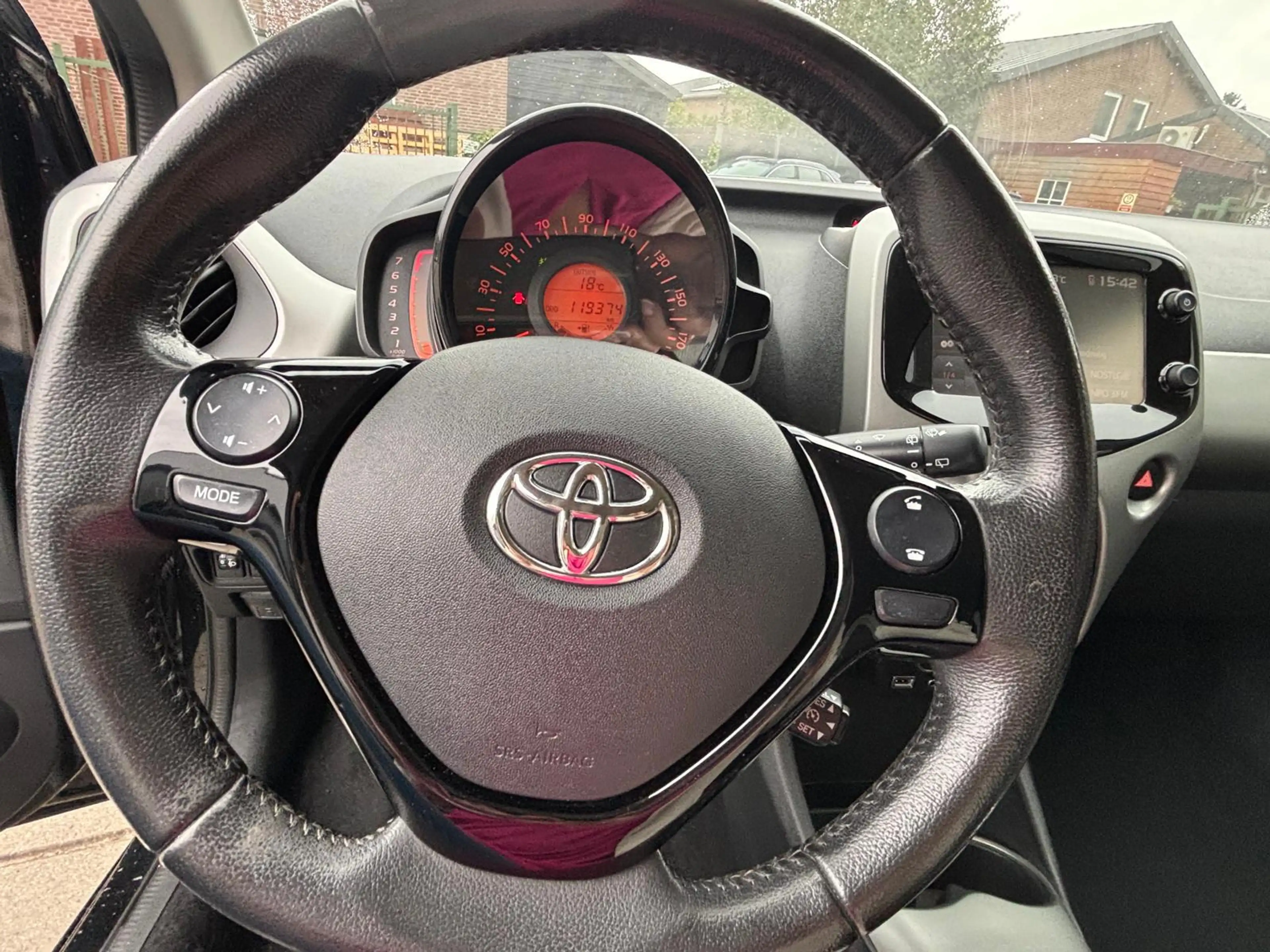 Toyota Aygo 1.0 VVT-i x-play — photo 9