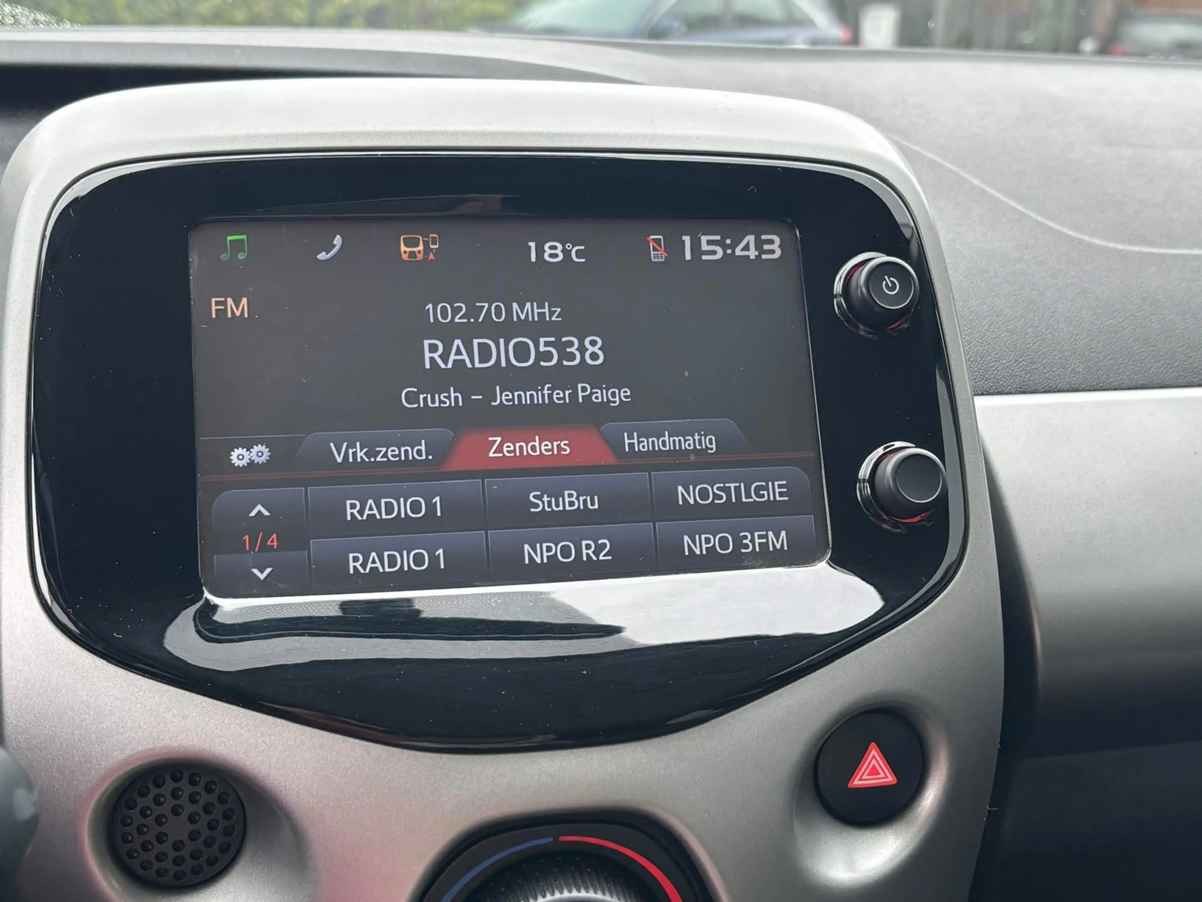 Toyota Aygo 1.0 VVT-i x-play — photo 13