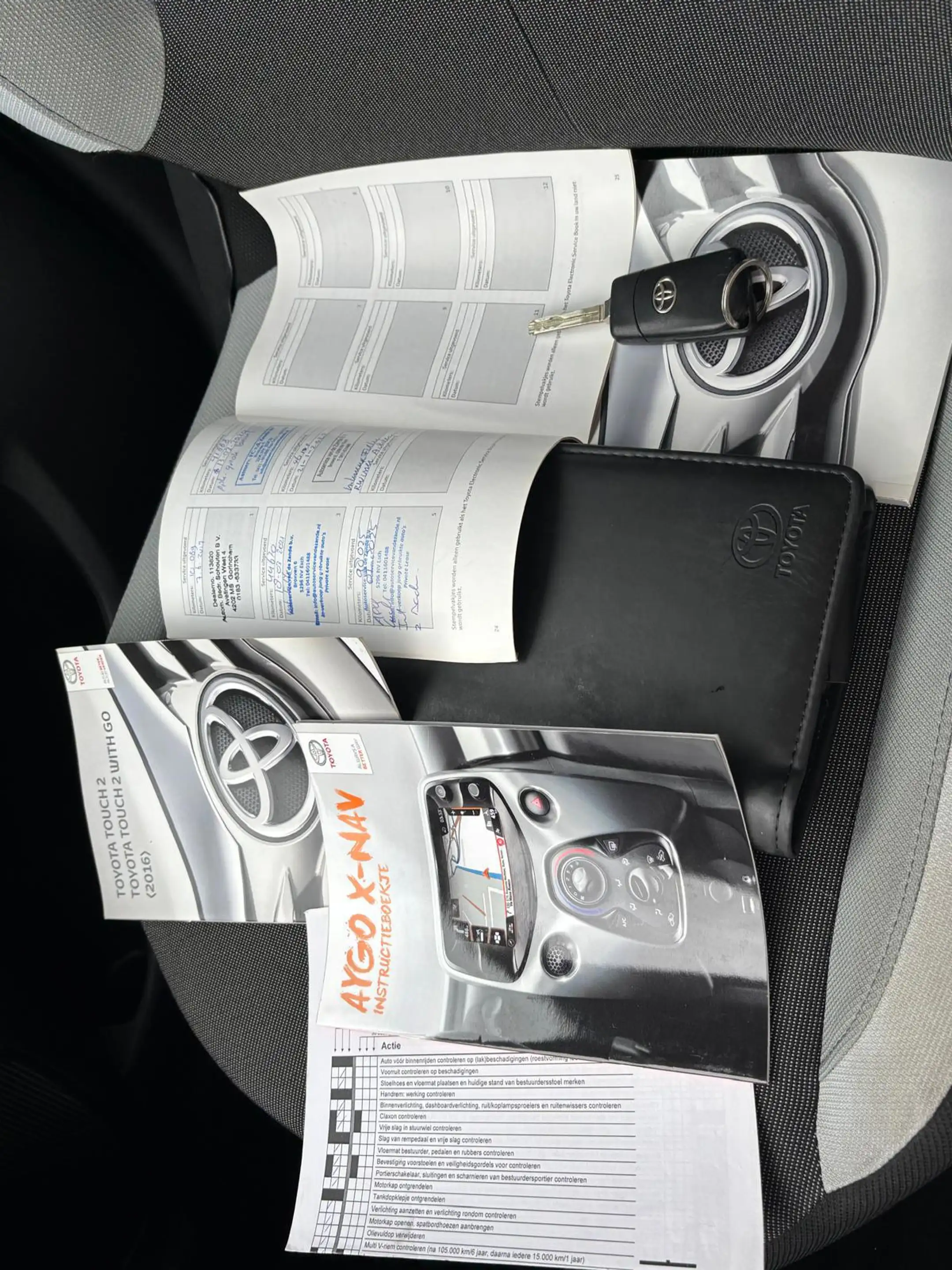 Toyota Aygo 1.0 VVT-i x-play — photo 17