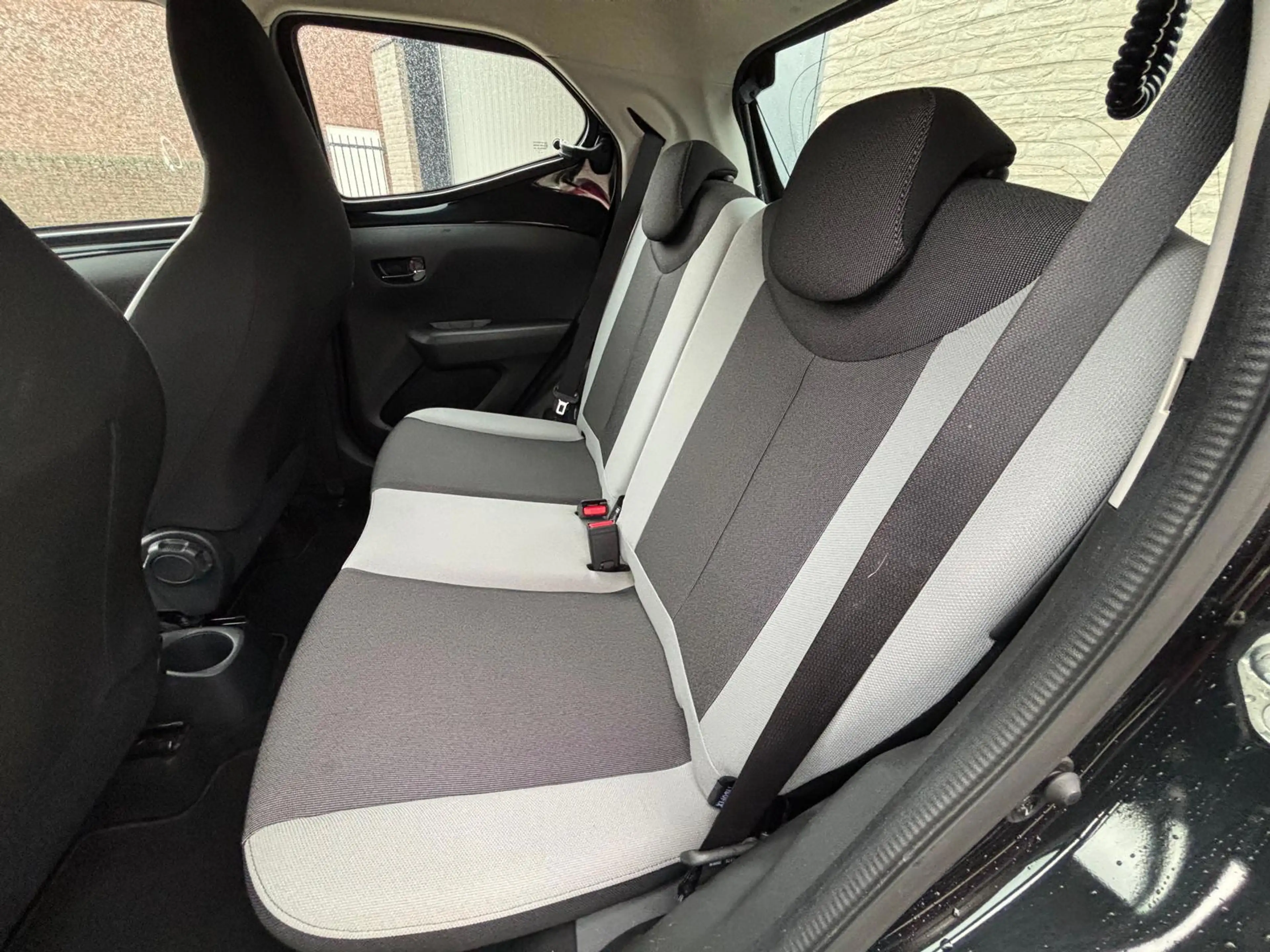 Toyota Aygo 1.0 VVT-i x-play — photo 21