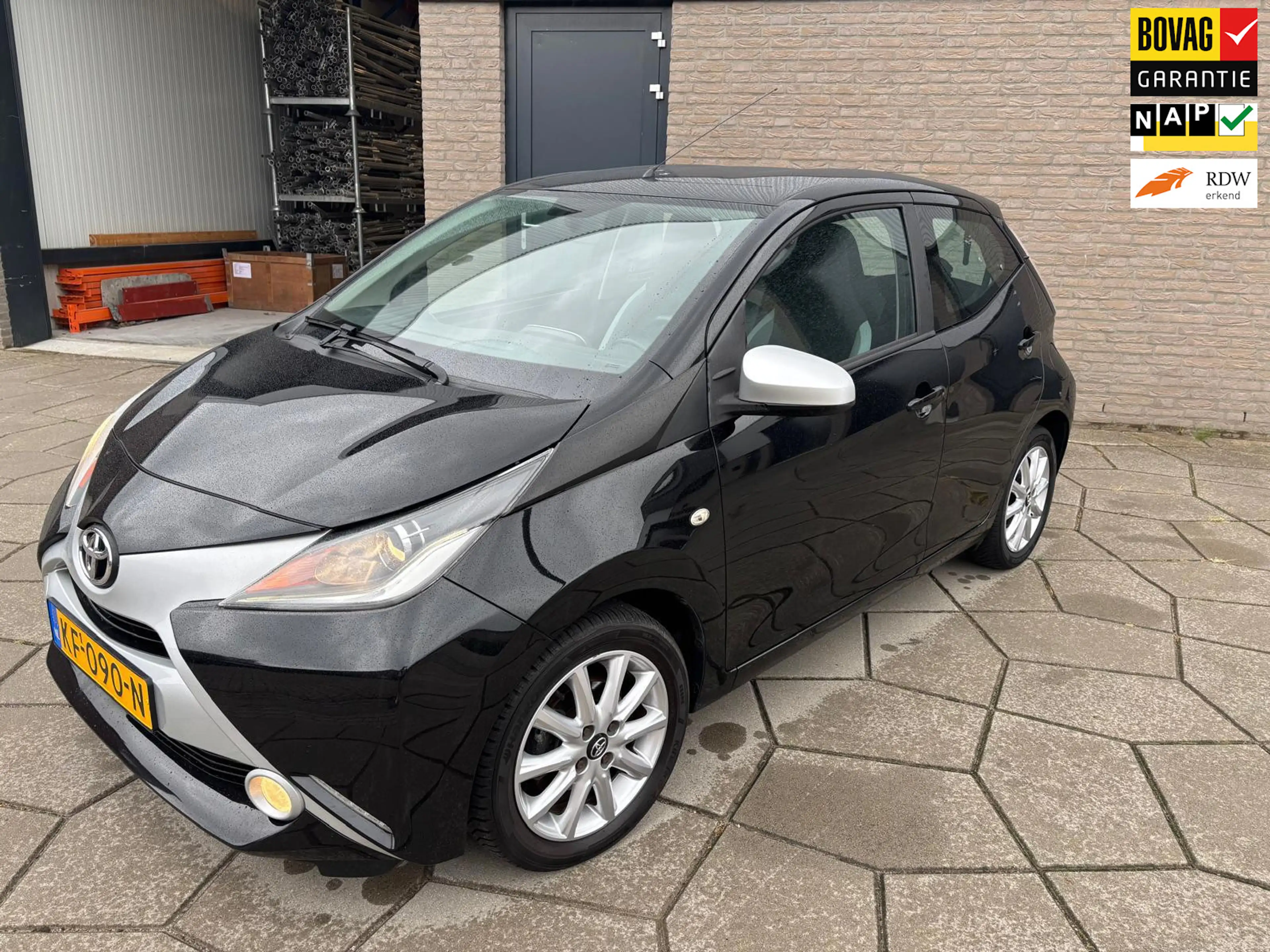 Toyota Aygo 1.0 VVT-i x-play