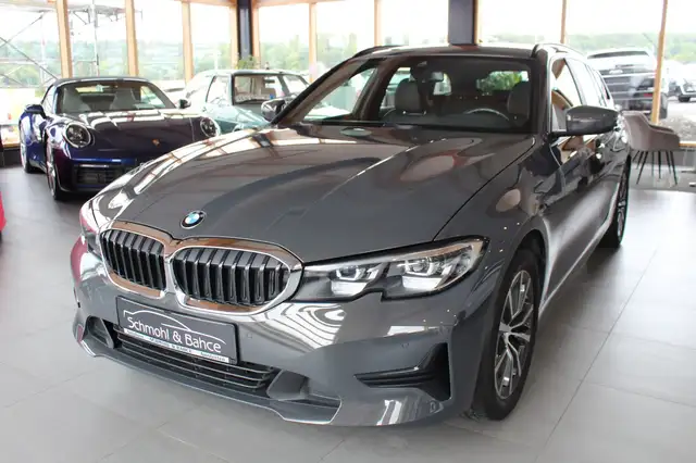 BMW 320 d Touring xDrive Advantage