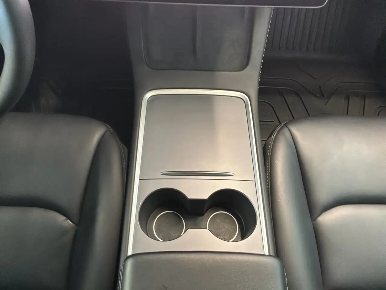 Tesla Model 3 fotografie Tesla Model 3