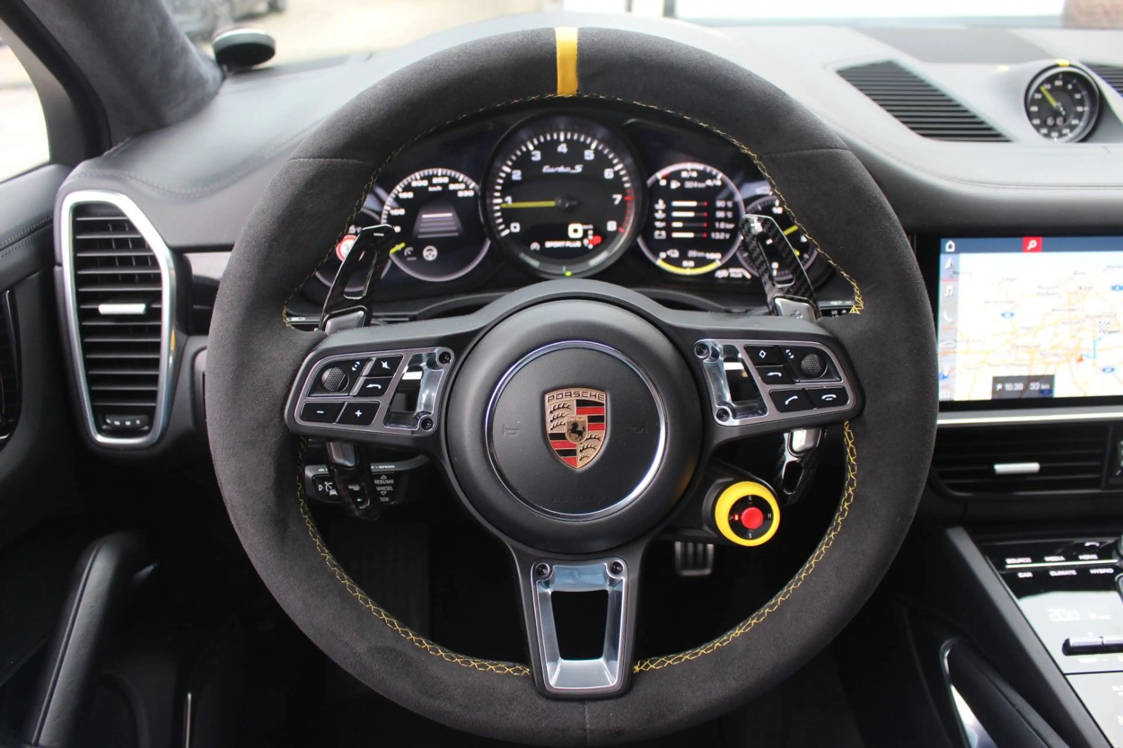 Porsche Cayenne Coupe Turbo S E-Hybrid/CARBON/2.HD/VOLL — photo 11