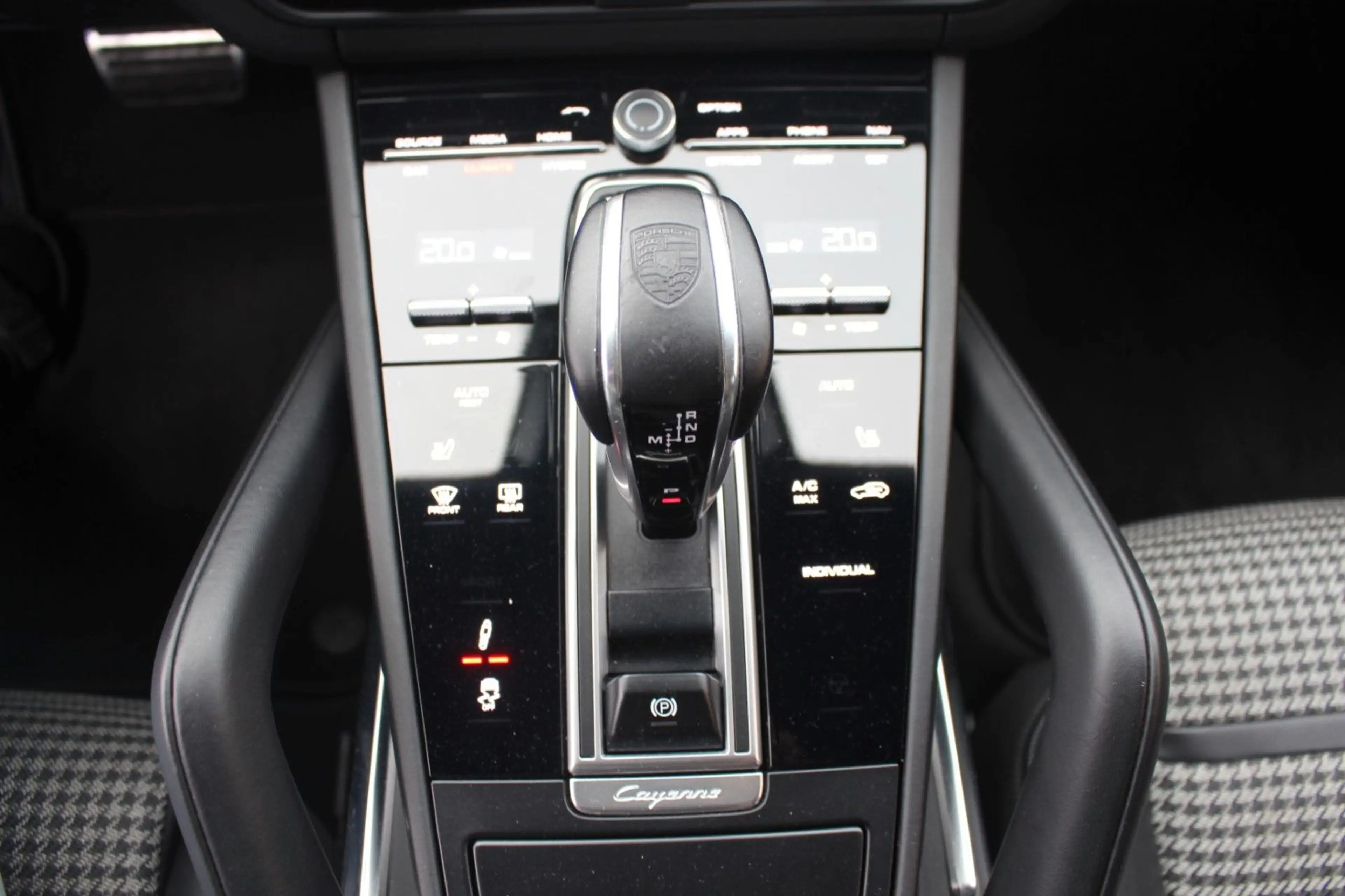 Porsche Cayenne Coupe Turbo S E-Hybrid/CARBON/2.HD/VOLL — photo 15