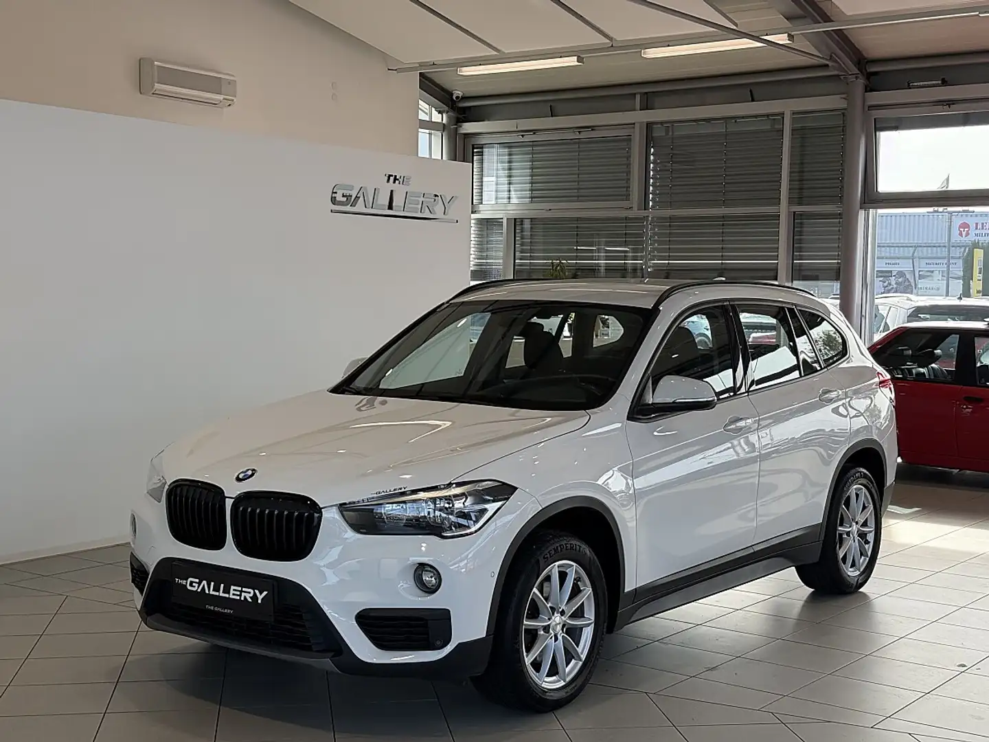 BMW X1 xDrive18d Advantage Aut.*AHK*Spur*Verkehrszeichen Weiß - 1