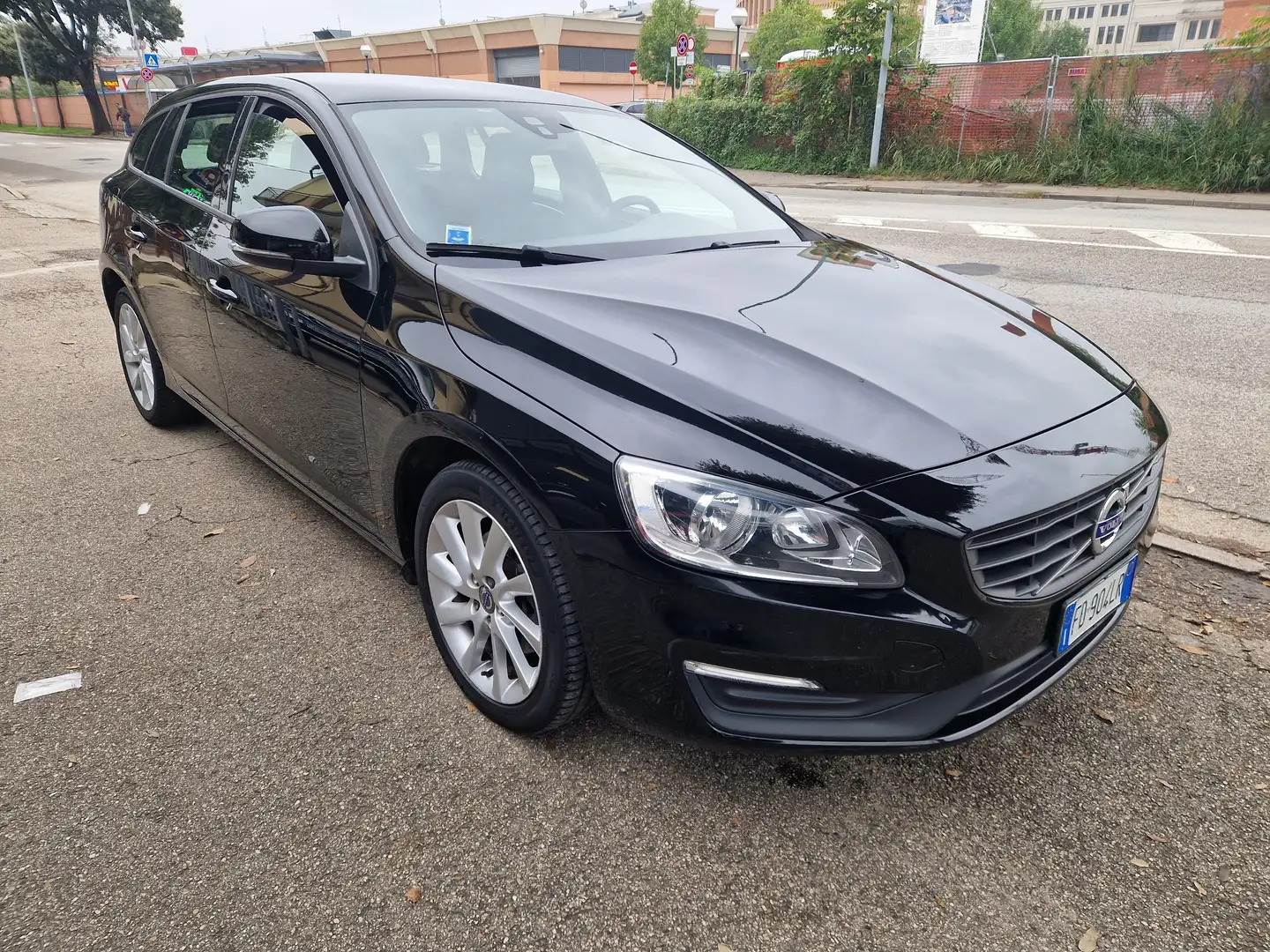 Volvo V60 2.0 d3 Business geartronic Nero - 2