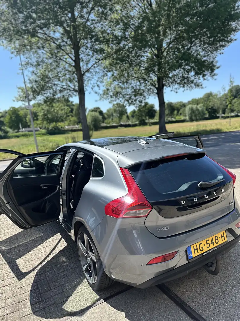 Volvo V40 2.0 D2 Summum Bns Grey - 2