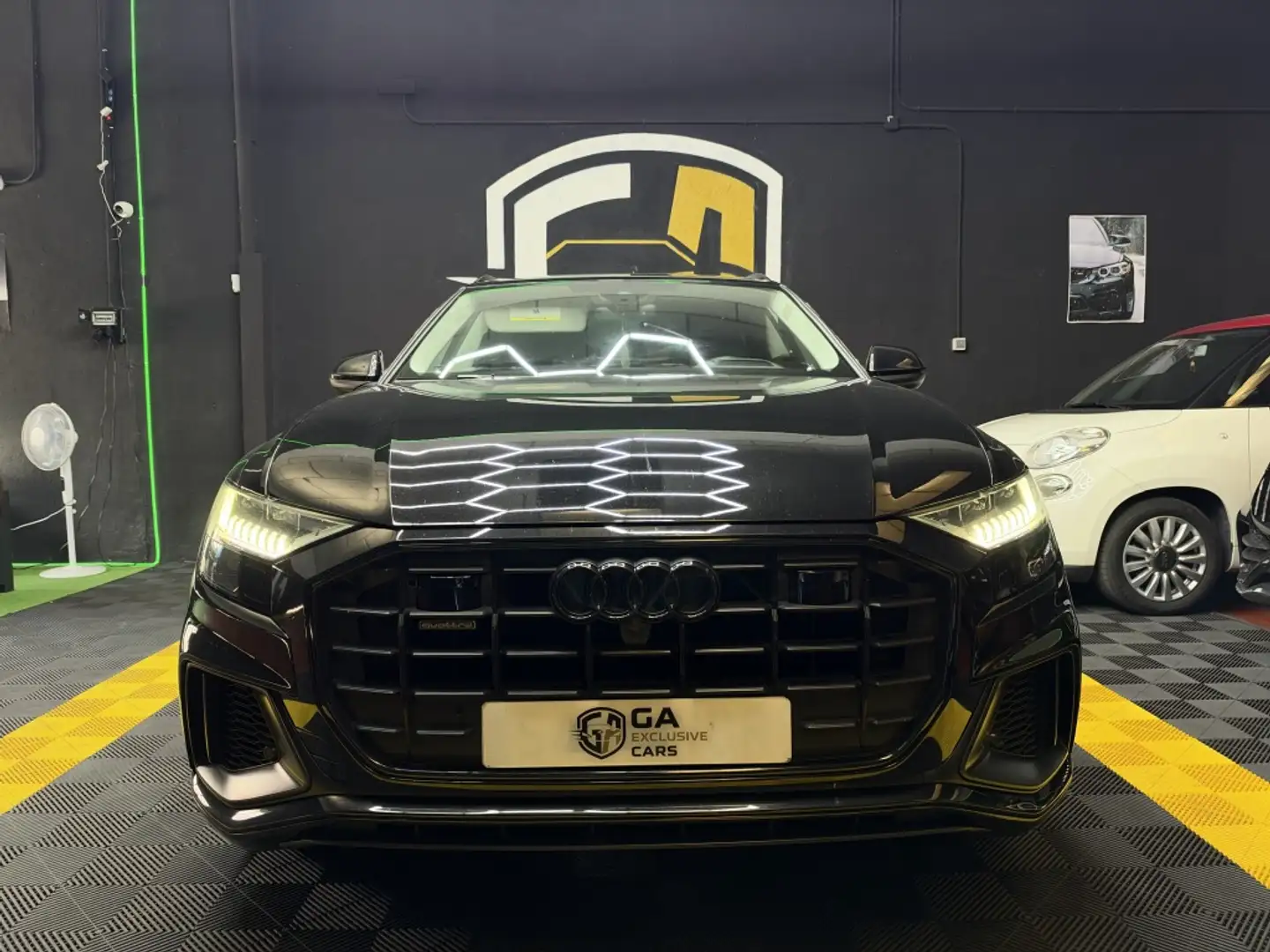 Audi Q8 55 TFSI Black line quattro tiptronic Negro - 2