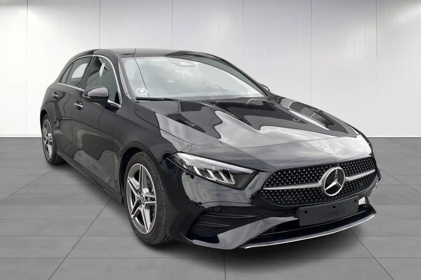 Mercedes-Benz A 200 A200 MHEV AMG Edition DCT Zwart - 2